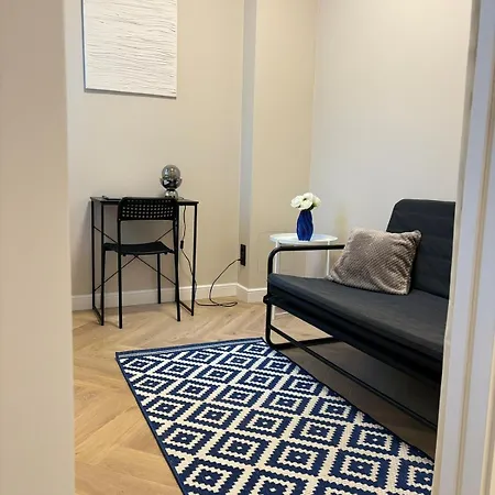 Elegant Center *