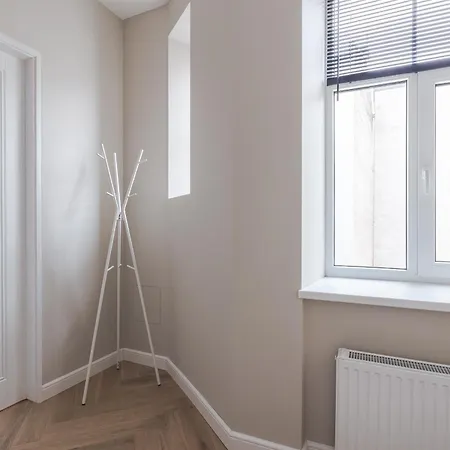Elegant Center Apartment *